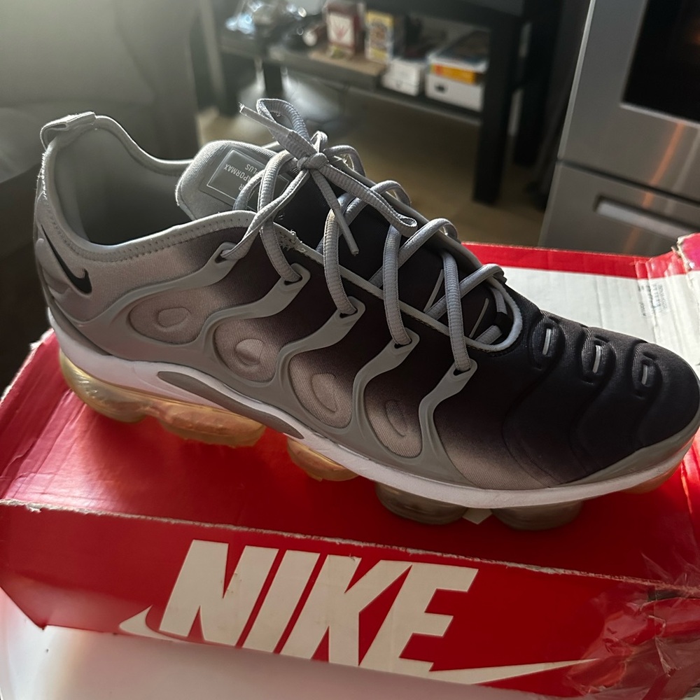 Chances! Nike Vapormax plus Gray size13